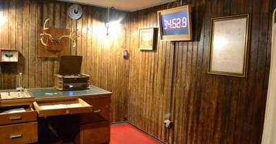 The strange appeal of being locked in a room for an hour with friends