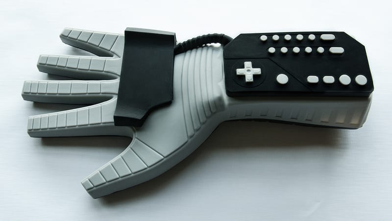 Today in videogame food news: "Gamer" soda and Power Mitt Oven Glove