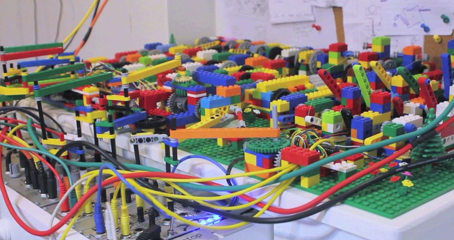 This colossal Lego sculpture plays head-nodding Chicago house