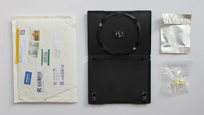 Random Darknet Shopper hunts, gathers illegal sh*t