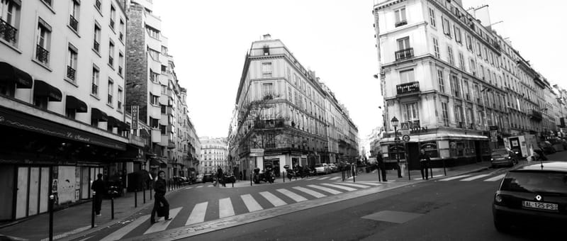 Playing Paris like a game